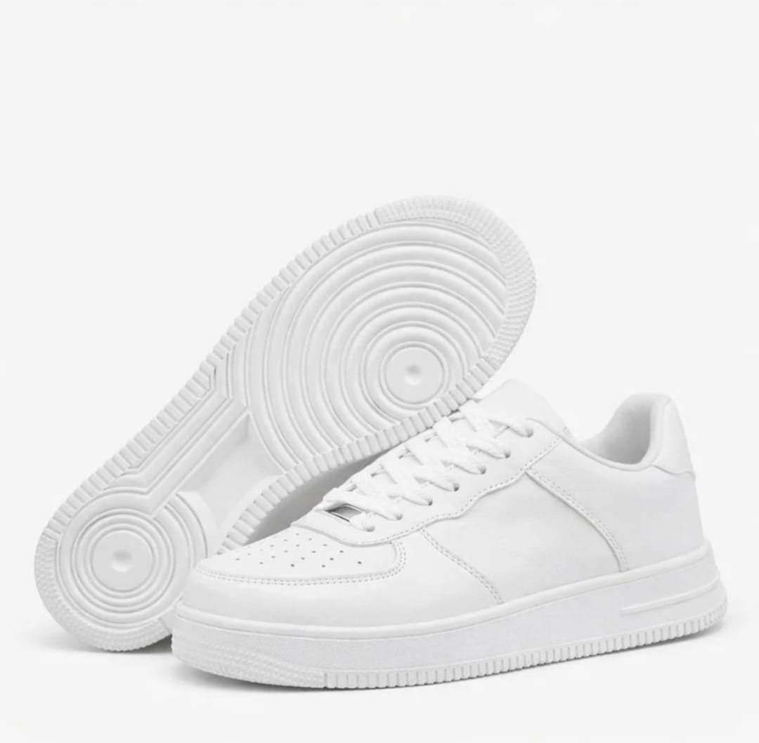 White Low-Top Sneakers for Men, Lace-Up Athletic Casual Shoes - Dynadrops